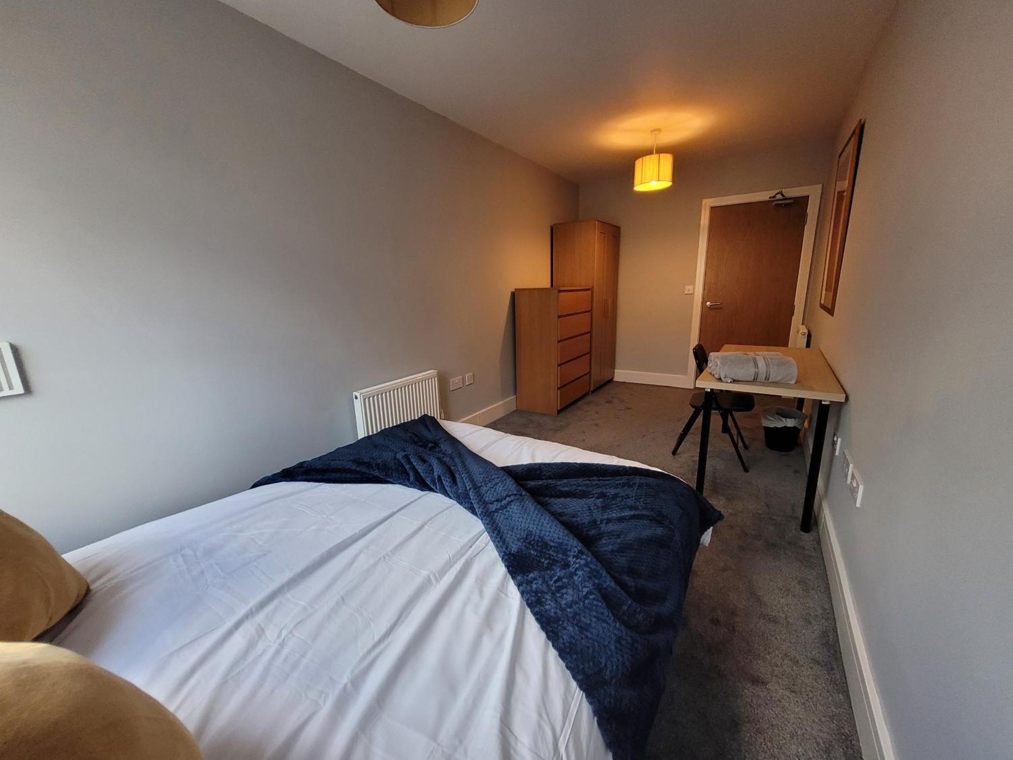 Lesley Court- A Lovely Spacious 2 Bedroom By Catchpole Apartment *
