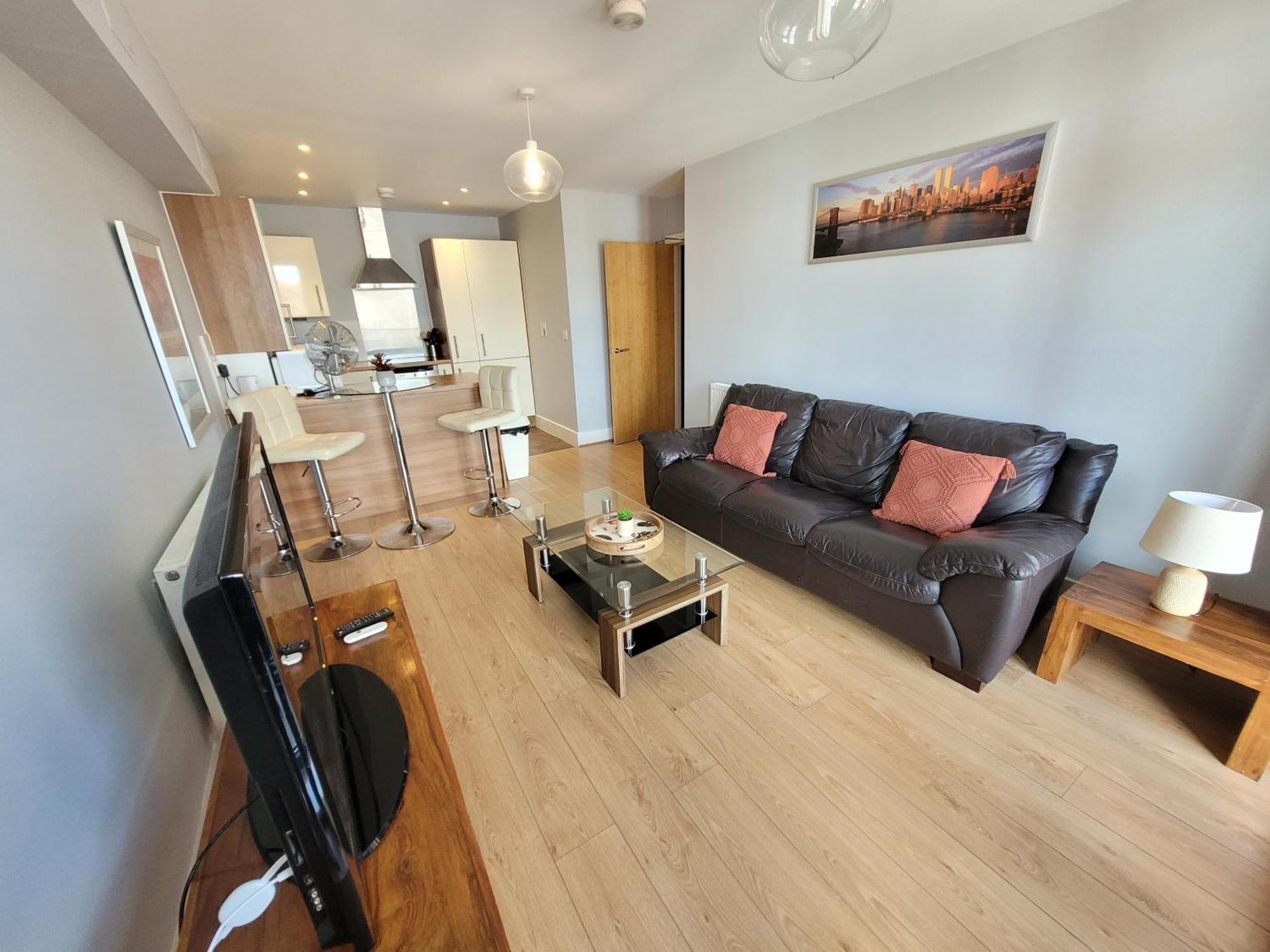 Lesley Court- A Lovely Spacious 2 Bedroom By Catchpole Apartment