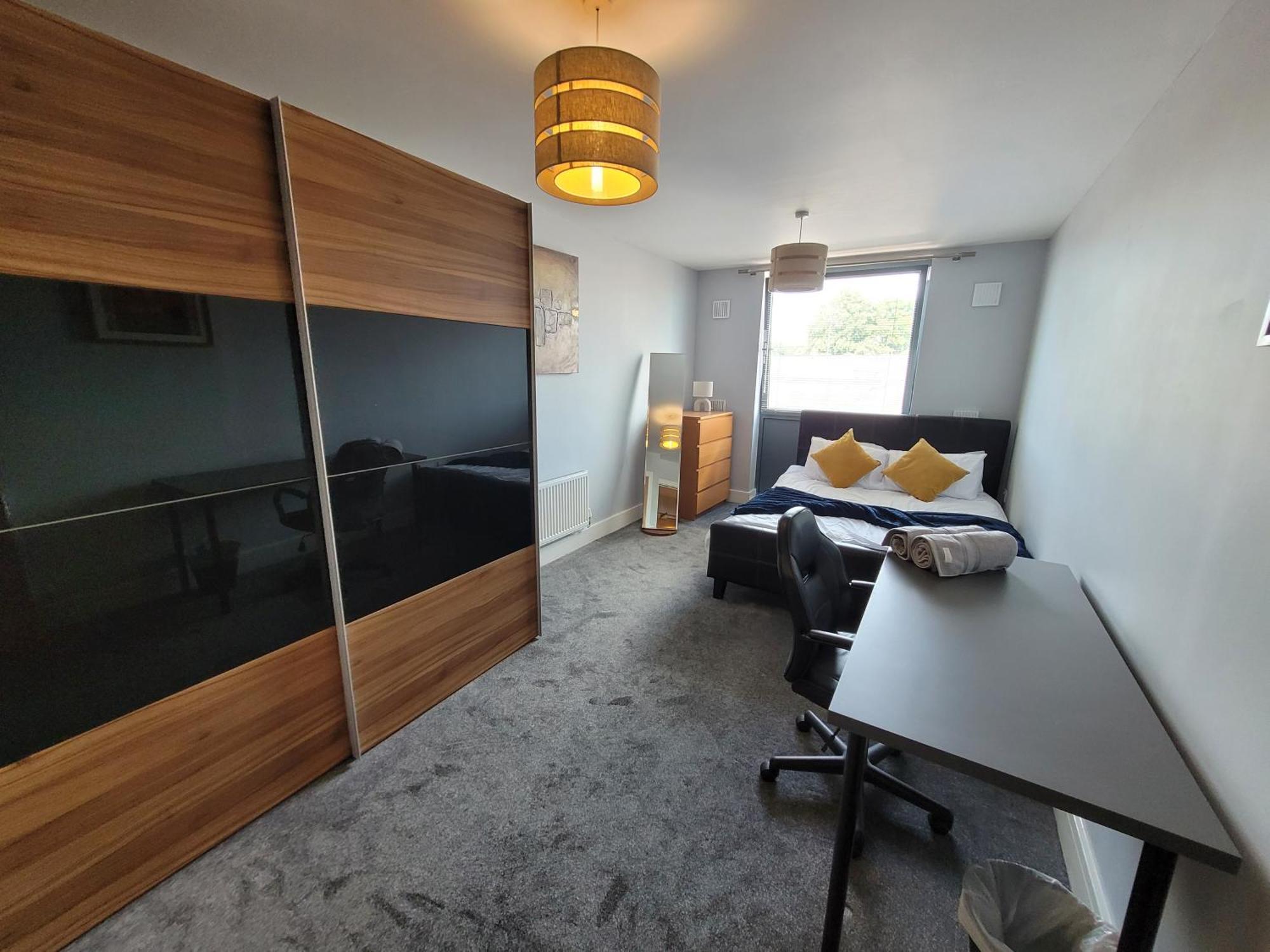 Lesley Court- A Lovely Spacious 2 Bedroom By Catchpole Apartment Chelmsford